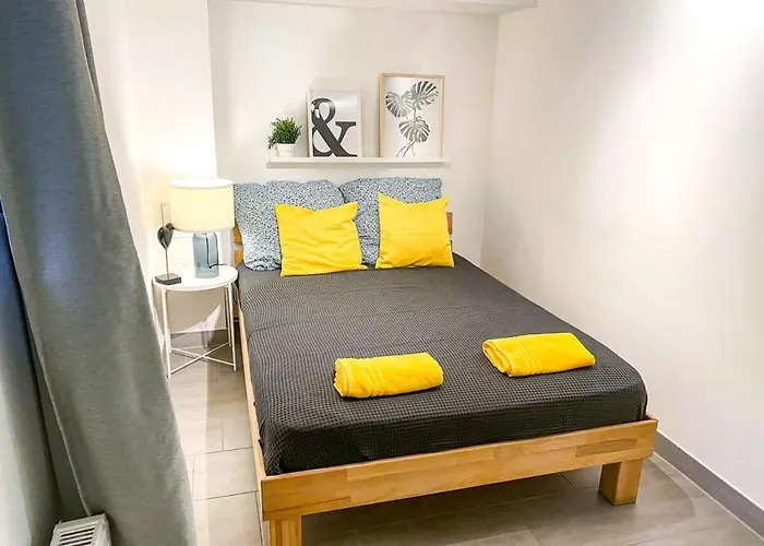 Altona - Three Bedrooms For Up To 10 Appartamento