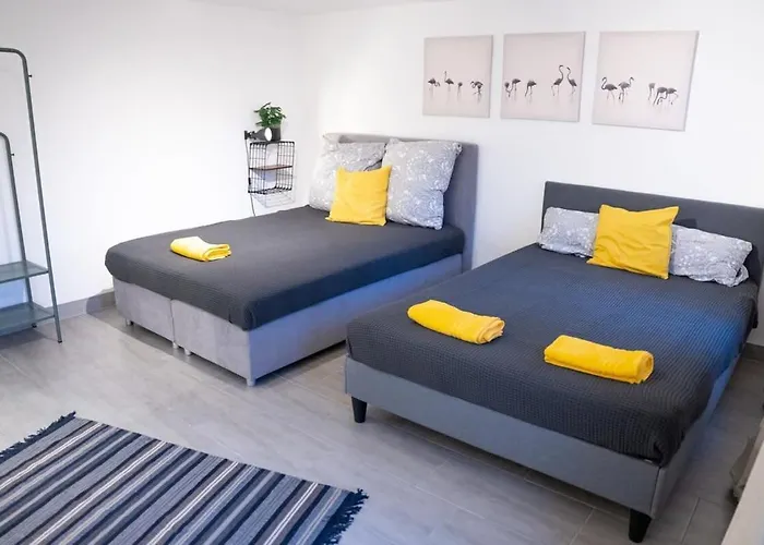 Altona - Three Bedrooms For Up To 10 * Amburgo